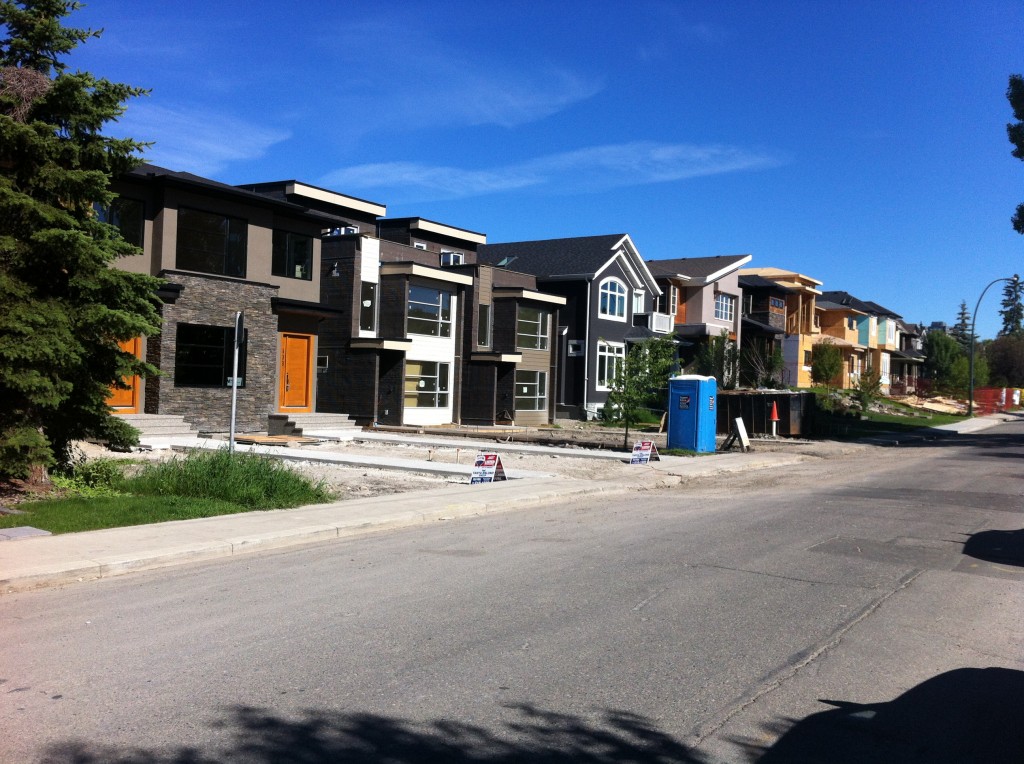 In West Hillhurst and neighbouring communities it is not unusual to find an entire street under construction. 